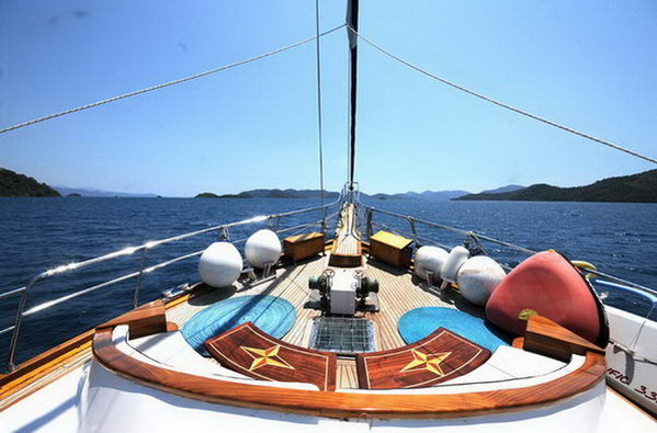 Sailing gulet boat charter